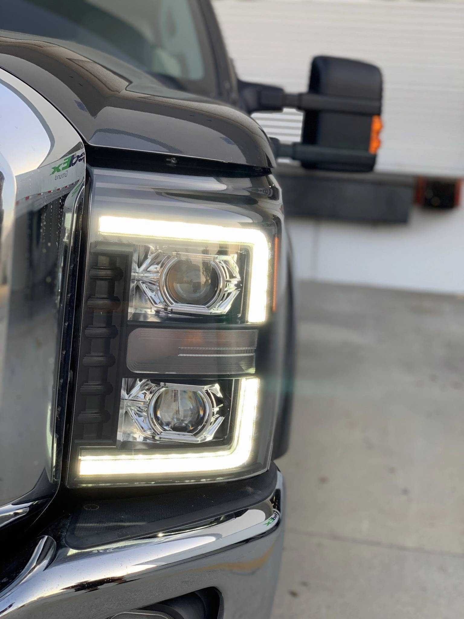 11-16 Ford Super Duty PRO-Series Halogen Projector Headlights Alpha-Black