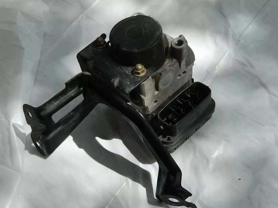 2002 - 2003 TOYOTA CAMRY ABS ANTI LOCK BRAKE PUMP MODULE - OEM
