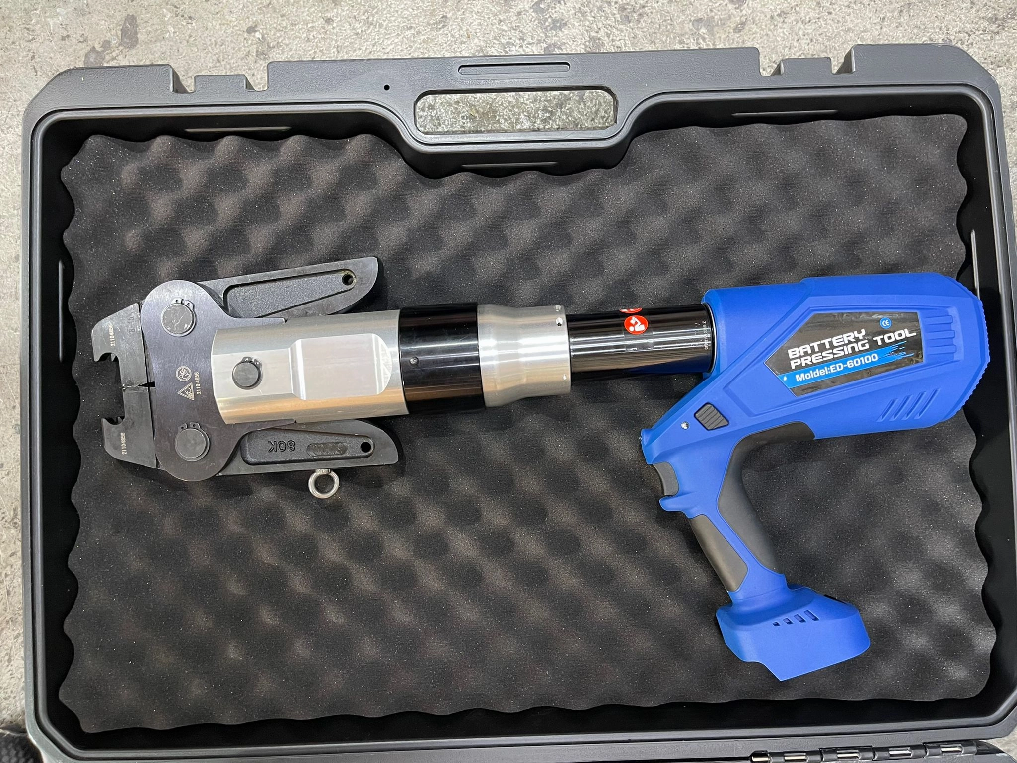 Aiko Battery Ss Pipe Clamp Tool (2-1/2"-4")  | Model : ED-60100