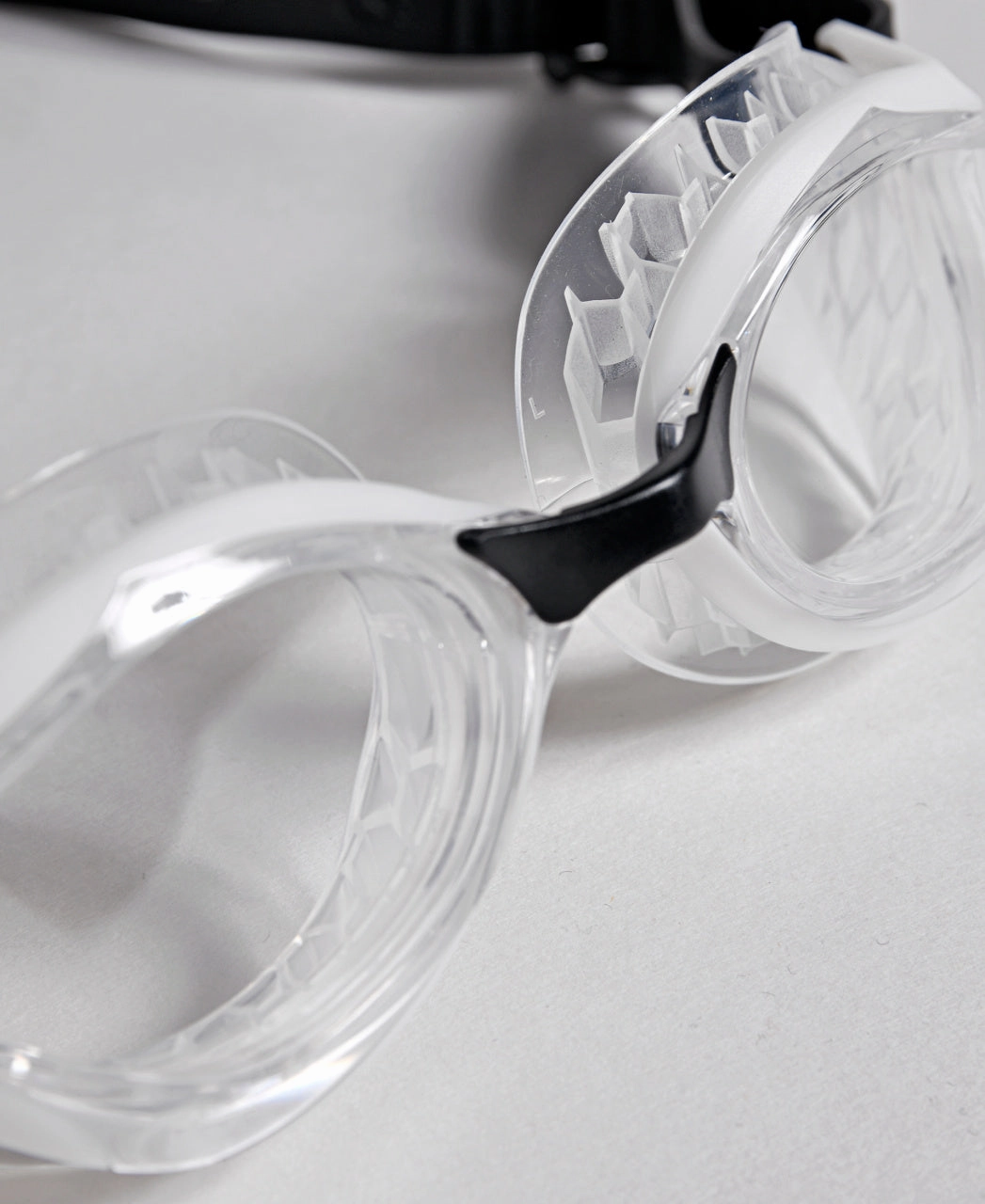 arena Air-Bold Swipe Swim Goggle