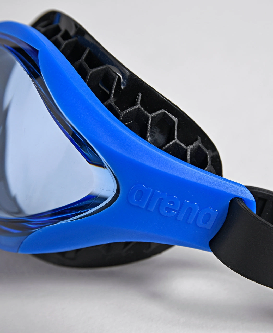 arena Air-Bold Swipe Swim Goggle