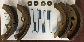 Brake shoe UD1800 UD2000 UD2300 TRUCK 1989-2012 with hardware kit FRONT