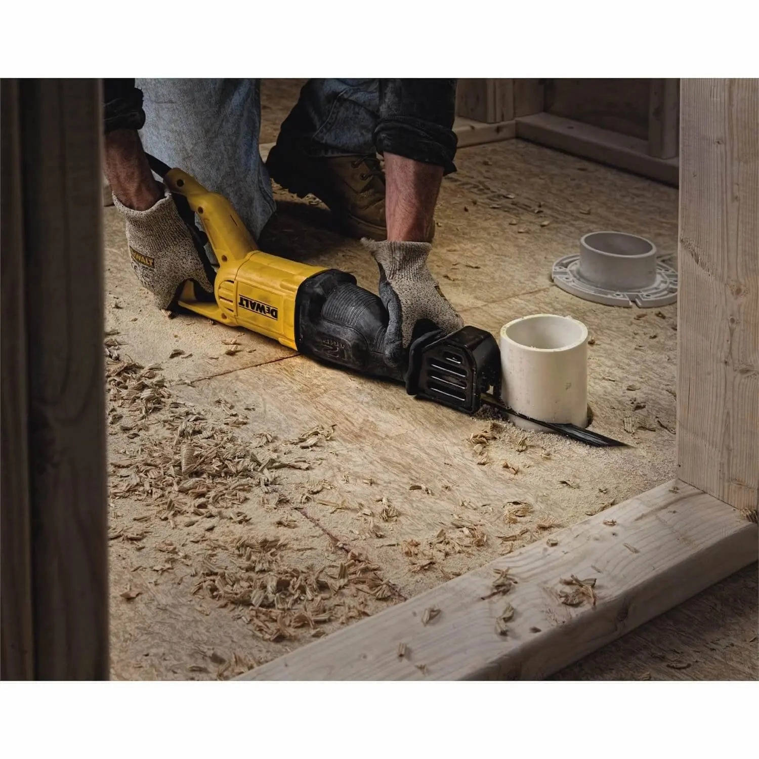 DEWALT DWE305-Reciprocating Saw, Corded, 12-Amp